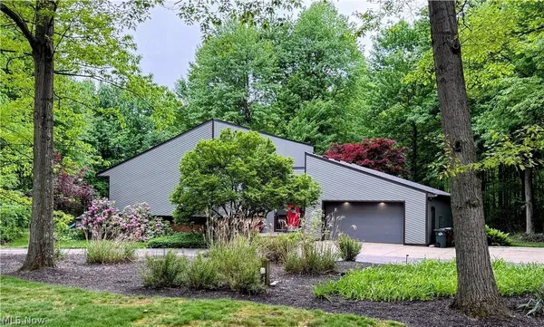 $689,900 | 2252 Valley Wood Road, Akron, OH 44333