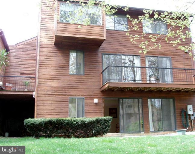 2105 Cabots Point Lane Reston, VA 20191 - Photo 12 of 20 Exterior #2