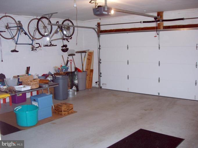 2105 Cabots Point Lane Reston, VA 20191 - Photo 18 of 20 Garage 1