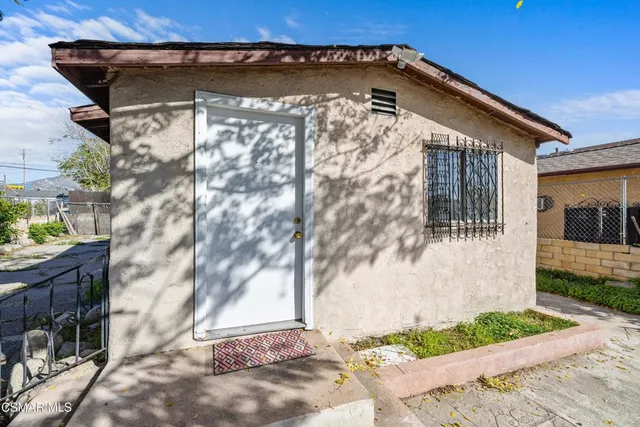 $2,390 | 11018 Sutter Avenue, Pacoima, CA 91331