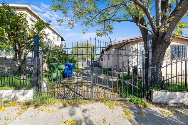 $2,390 | 11018 Sutter Avenue, Pacoima, CA 91331