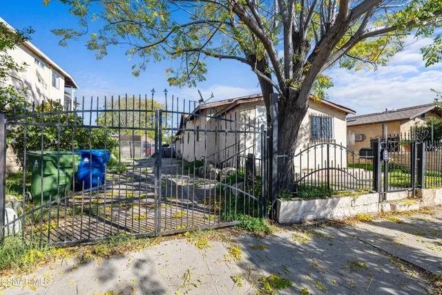 $2,390 | 11018 Sutter Avenue, Pacoima, CA 91331
