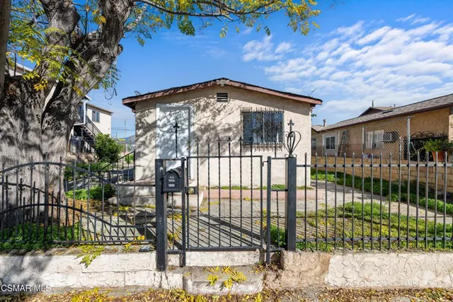$2,390 | 11018 Sutter Avenue, Pacoima, CA 91331