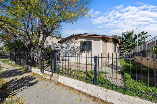 $2,390 | 11018 Sutter Avenue, Pacoima, CA 91331
