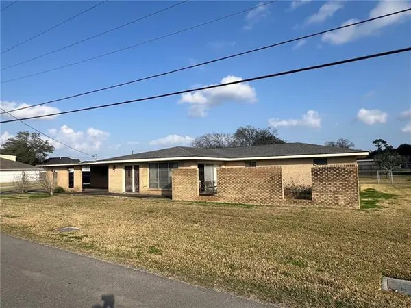 $295,000 | 125 River Oaks Drive, Luling, LA 70070