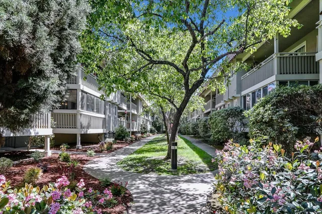 $788,888 | 221 Kiely Boulevard, Unit B, Santa Clara, CA 95051