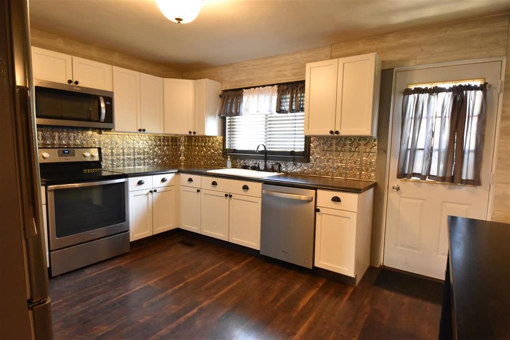 416 Bloomington Road Brownstown, IN 47220 - Photo 6 of 31 Gallery Image 6