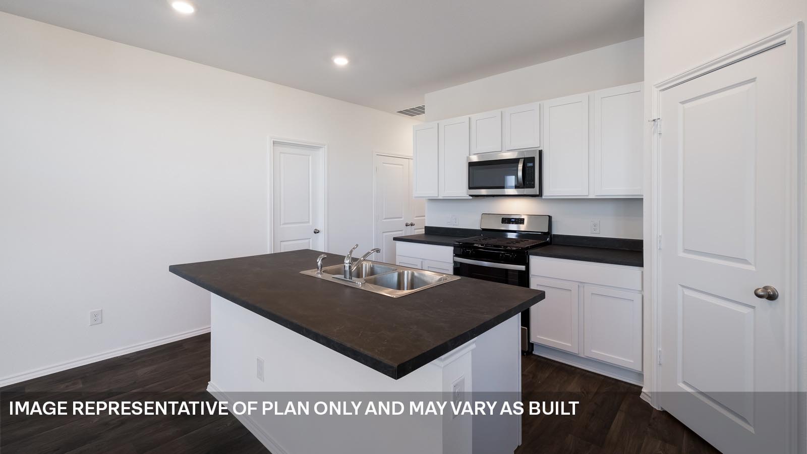 318 Santo Domingo Road Bastrop, TX 78602 - Photo 7 of 32