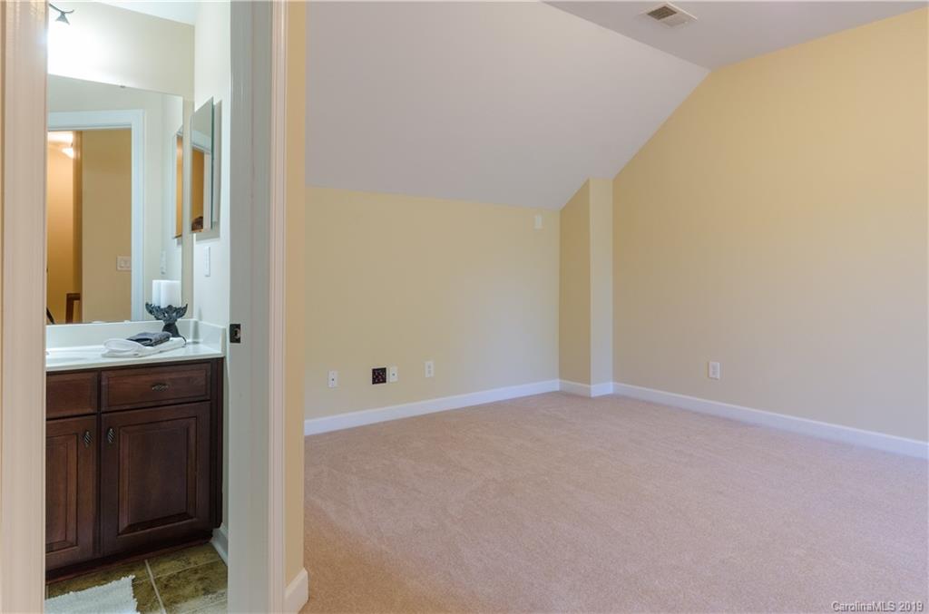 17023 Turtle Point Road Charlotte, NC 28278 - Photo 32 of 44 Gallery Image 32