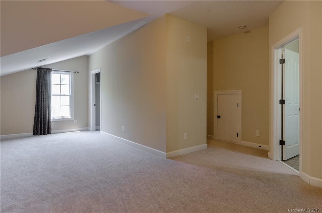 17023 Turtle Point Road Charlotte, NC 28278 - Photo 33 of 44 Gallery Image 33