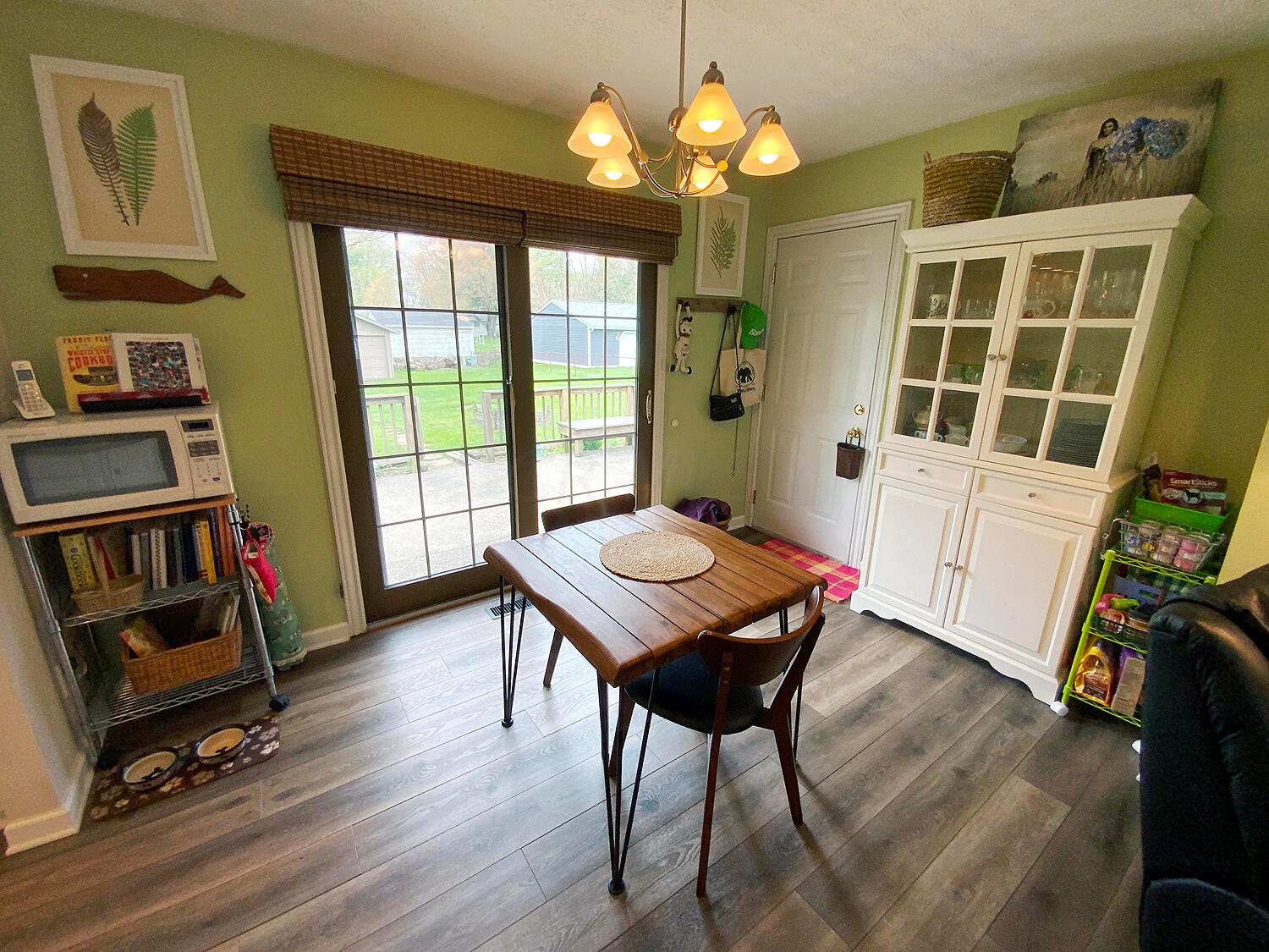 9733 Creek Road Pataskala, OH 43062 - Photo 13 of 39 14 Kitchen Eating Area