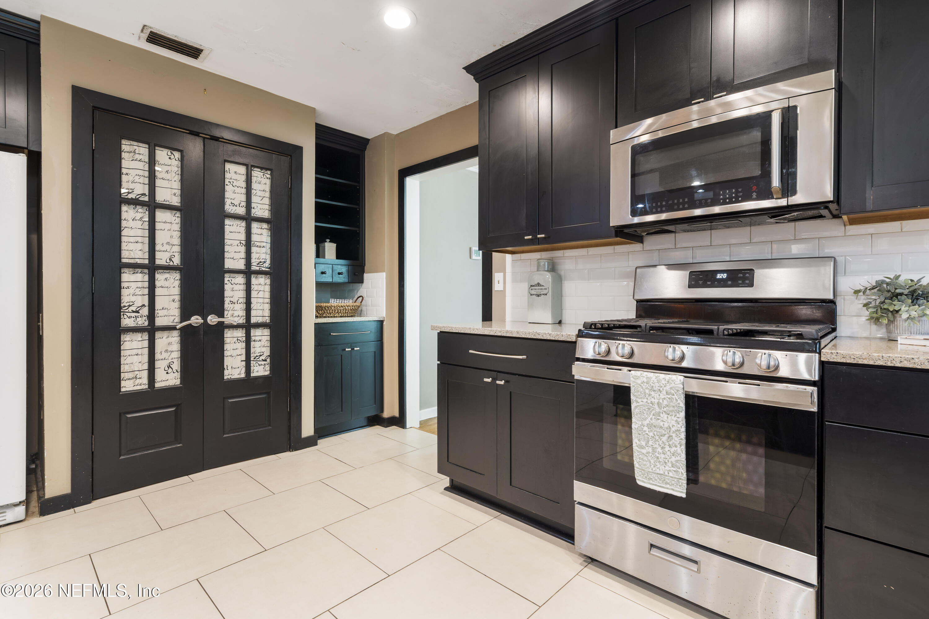 1753 Jork Road Jacksonville, FL 32207 - Photo 12 of 39 DSC02125