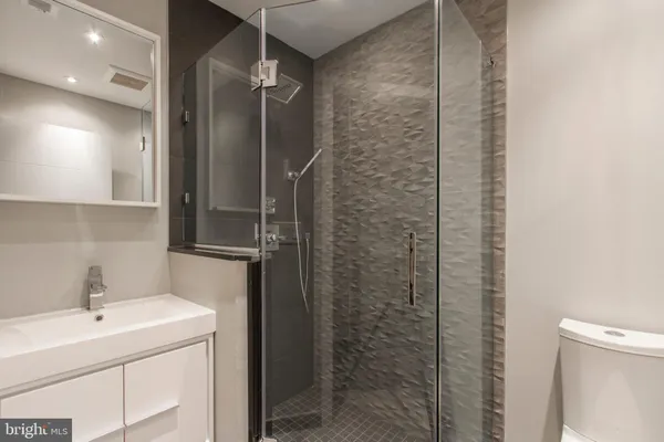 $3,575 | 908 South 21st Street, Unit A, Philadelphia, PA 19146