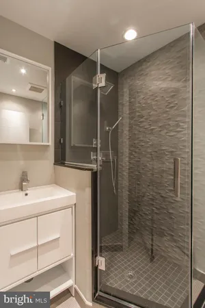 $3,575 | 908 South 21st Street, Unit A, Philadelphia, PA 19146