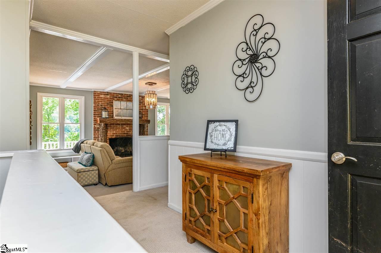 404 Saluda Road Williamston, SC 29697 - Photo 3 of 32 Gallery Image 3
