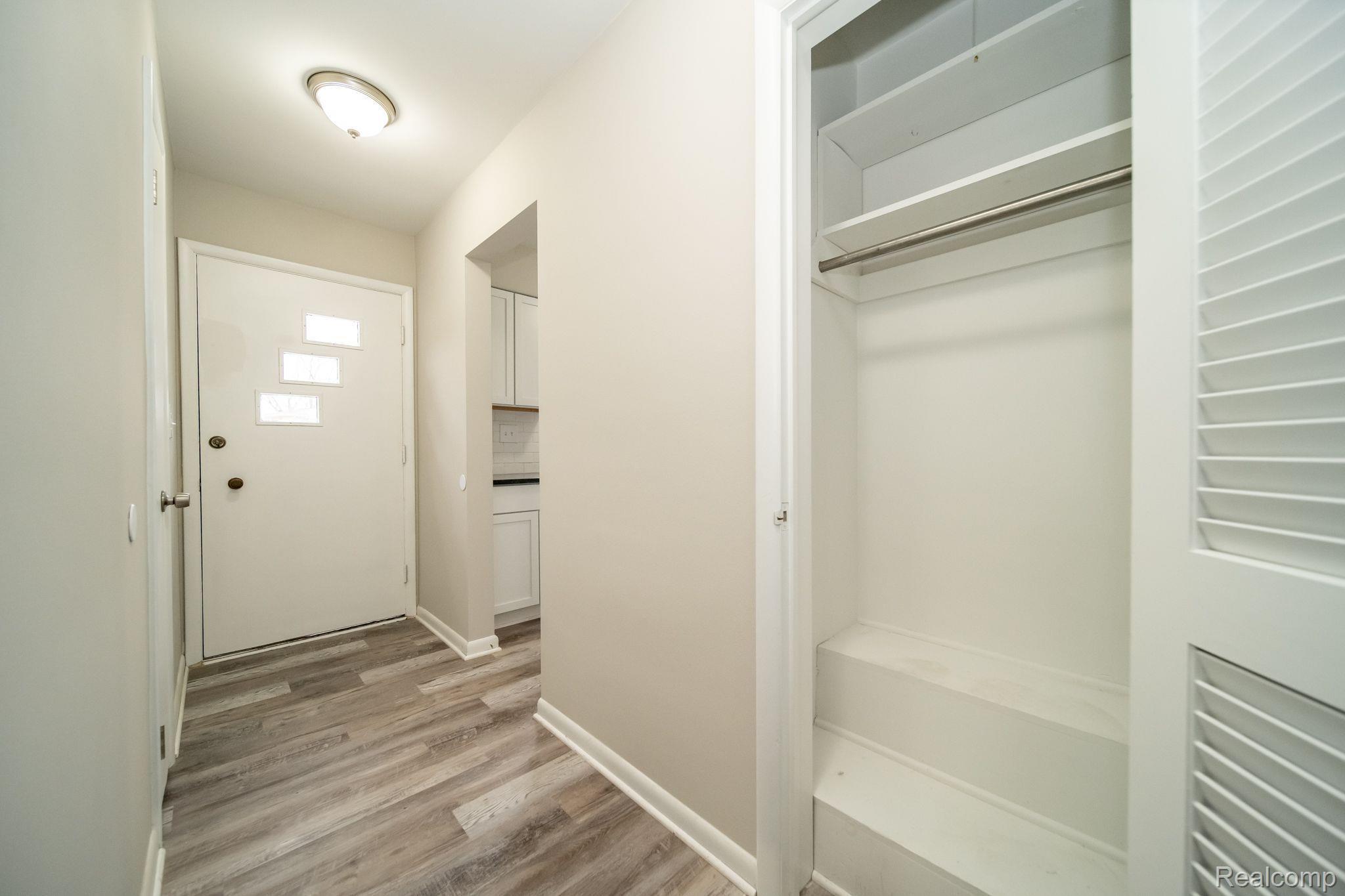 431 Red Oak Lane Rochester, MI 48307 - Photo 6 of 63 Gallery Image 6