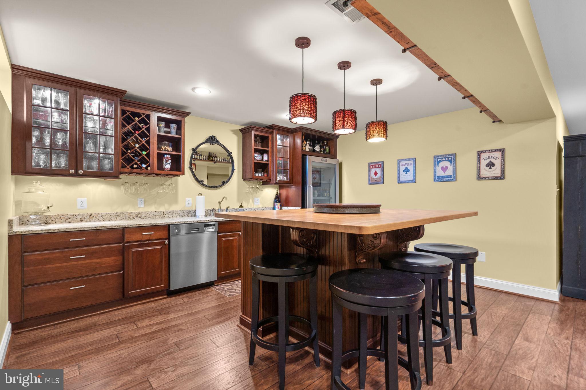 18403 Beechnut Way Boyds, MD 20841 - Photo 46 of 62 Bar area