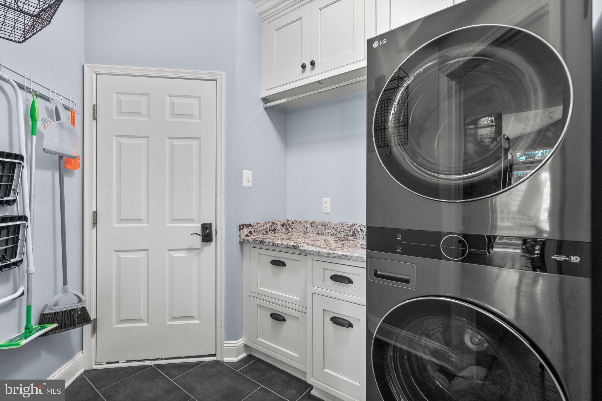 18403 Beechnut Way Boyds, MD 20841 - Photo 54 of 62 Main level laundry