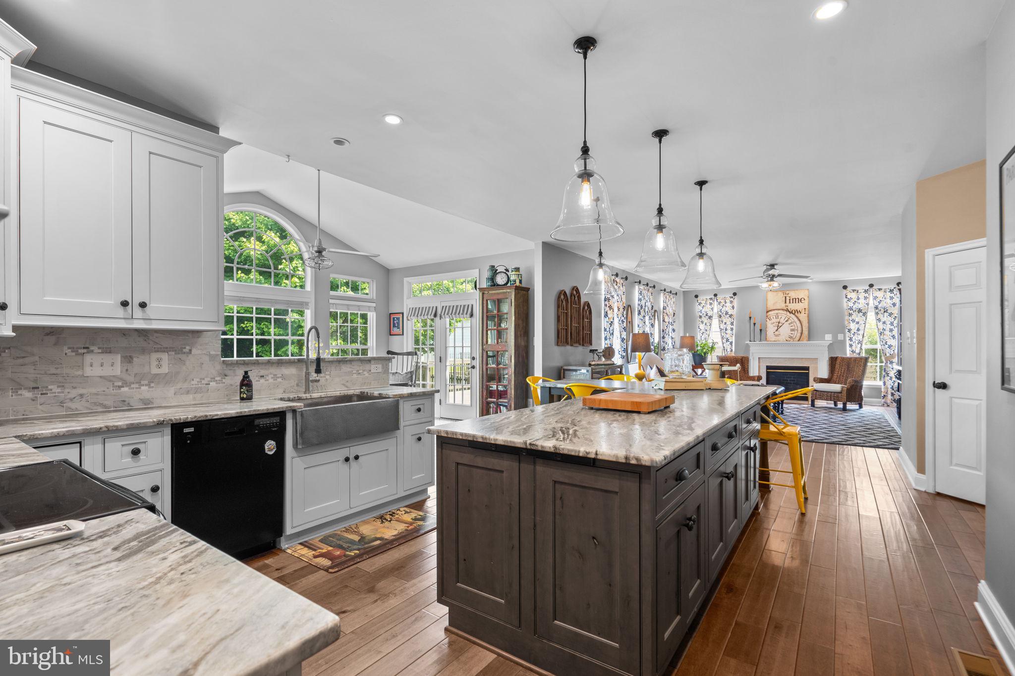 18403 Beechnut Way Boyds, MD 20841 - Photo 10 of 62 Renovated kitchen
