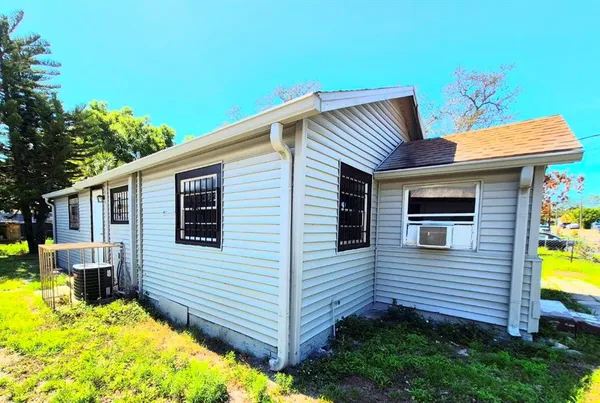 $1,400 | 3505 East Shadowlawn Avenue, Tampa, FL 33610