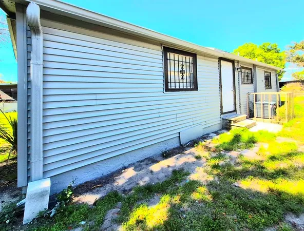 $1,400 | 3505 East Shadowlawn Avenue, Tampa, FL 33610