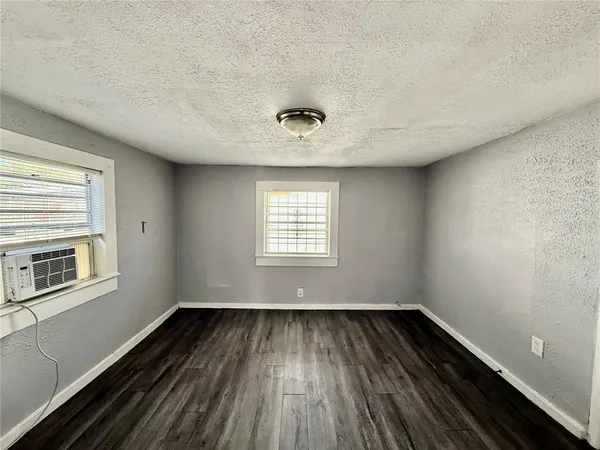 $1,400 | 3505 East Shadowlawn Avenue, Tampa, FL 33610