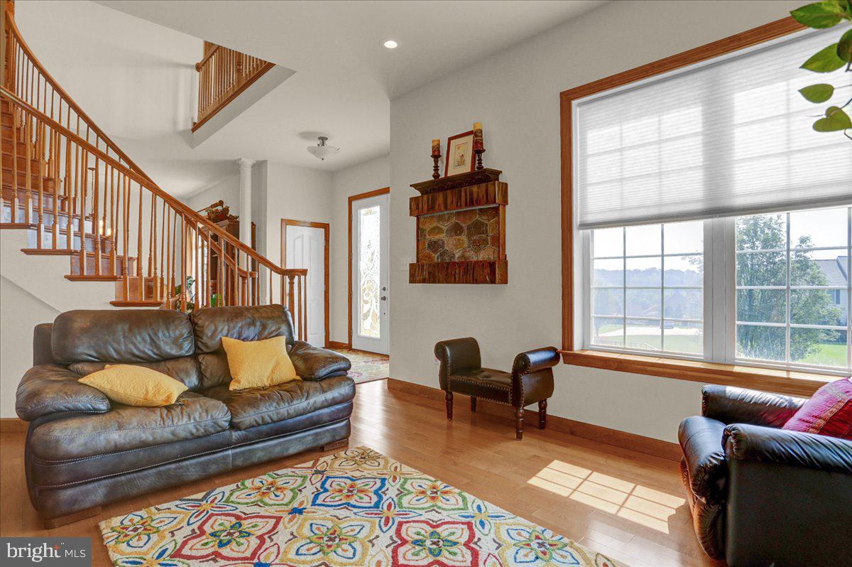 32 Glen Oley Drive Reading, PA 19606 - Photo 5 of 73