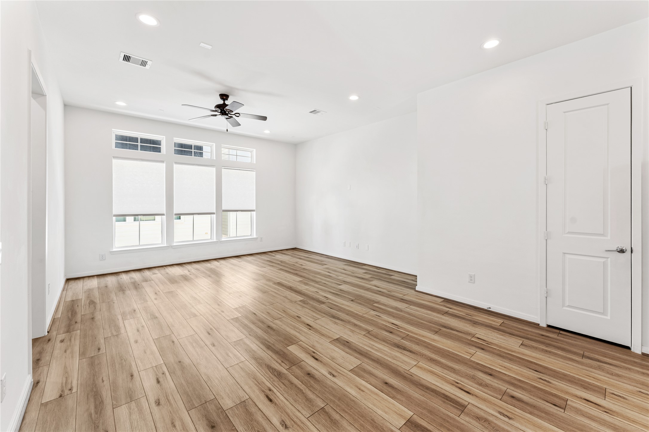 1526 Ojeman Road, Unit A Houston, TX 77055 - Photo 6 of 28