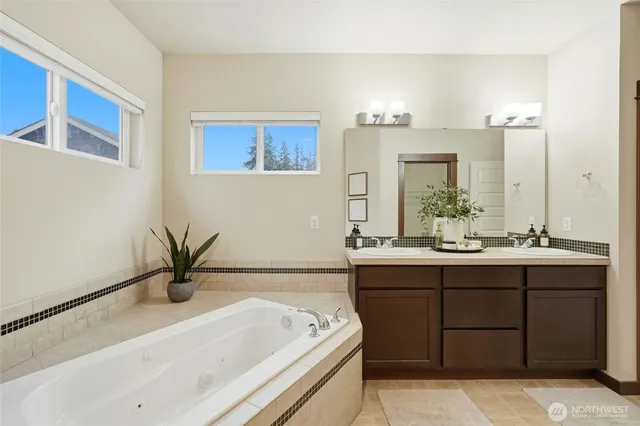 $760,000 | 2814 93rd Place Southeast, Everett, WA 98208