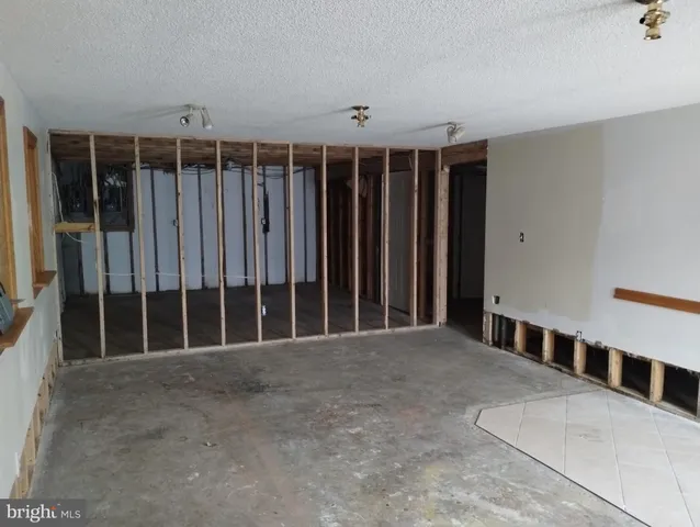 $250,000 | 6415 Us Highway North, McClure, PA 17841