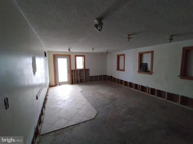 $250,000 | 6415 Us Highway North, McClure, PA 17841