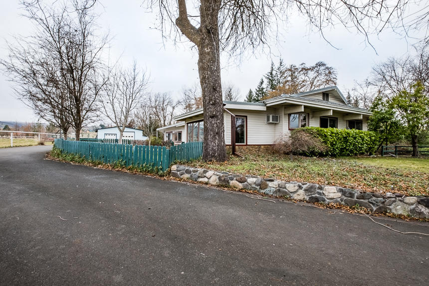 101 East Valley View Road Ashland, OR 97520 - Photo 2 of 46 101 E Valley View-2