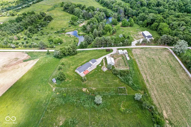 $325,000 | 5428 South 525 West, Williamsport, IN 47993