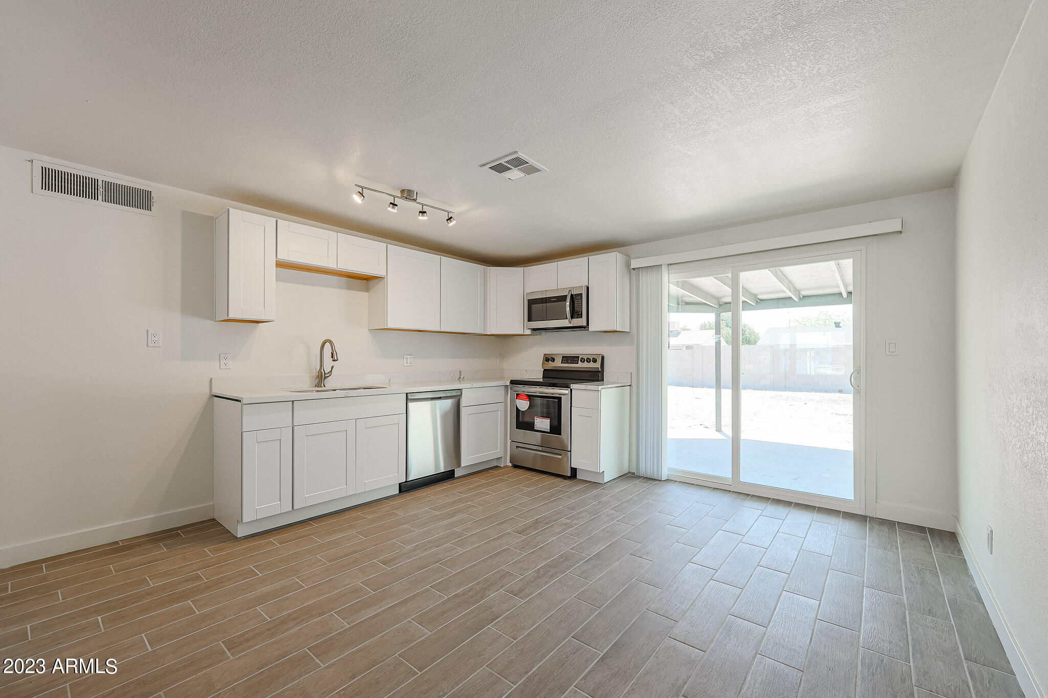 7123 West Granada Road Phoenix, AZ 85035 - Photo 7 of 28 B (14)