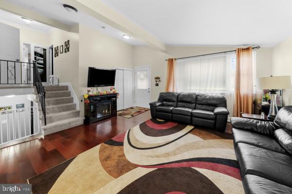 8410 Charlton Road Randallstown, MD 21133 - Photo 5 of 27 Living room