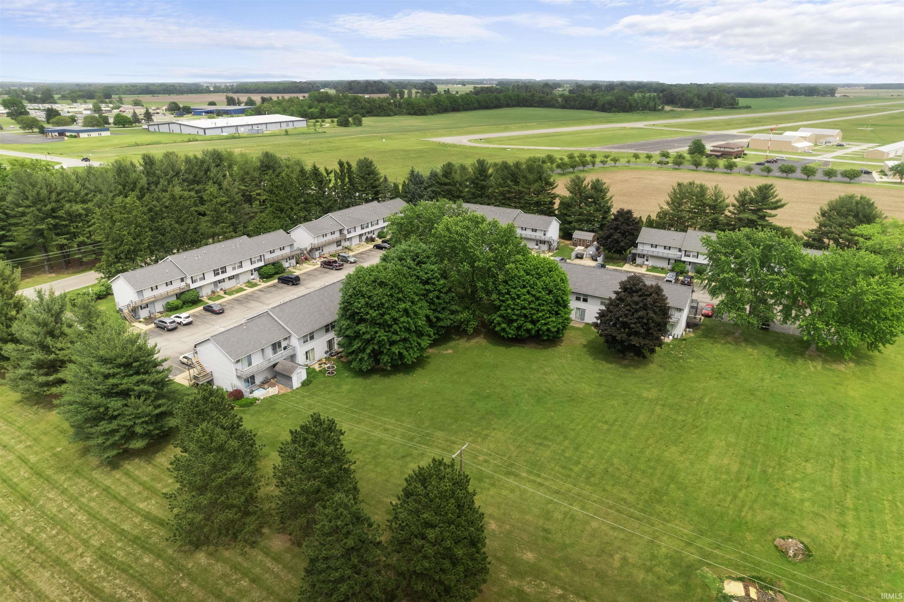 652 Northgate Circle Rochester, IN 46975 - Photo 2 of 35