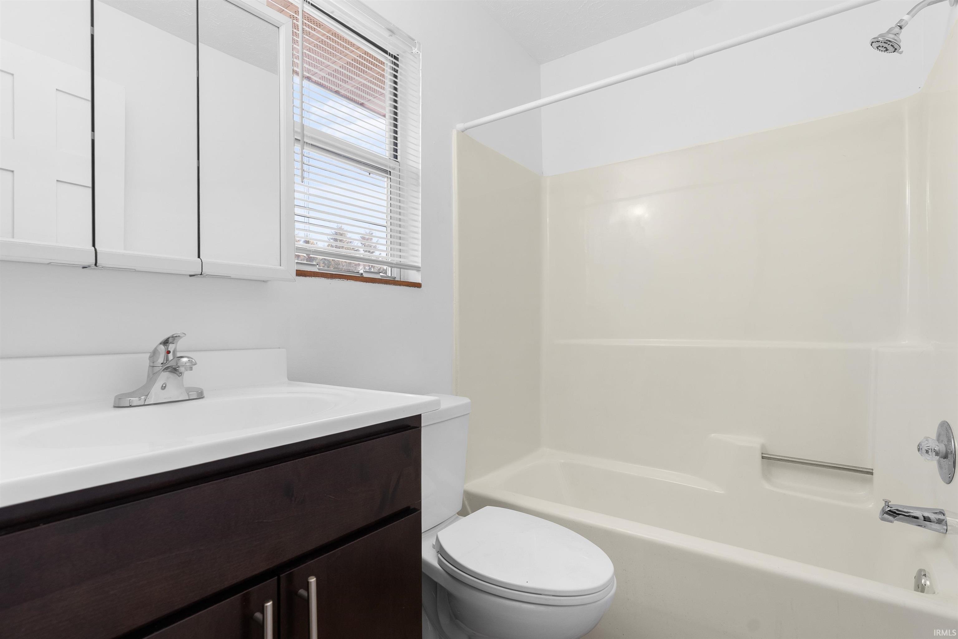 652 Northgate Circle Rochester, IN 46975 - Photo 32 of 35