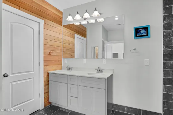 $1,225,000 | 106 North Oak Drive, Surf City, NC 28445