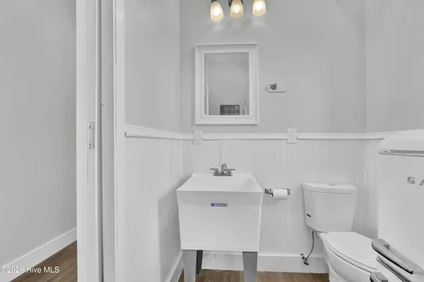 $1,225,000 | 106 North Oak Drive, Surf City, NC 28445