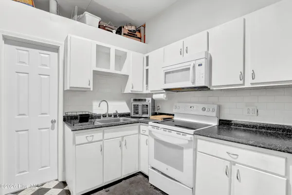 $1,225,000 | 106 North Oak Drive, Surf City, NC 28445