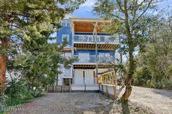 $1,225,000 | 106 North Oak Drive, Surf City, NC 28445
