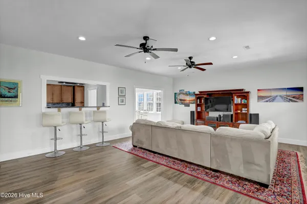 $1,225,000 | 106 North Oak Drive, Surf City, NC 28445