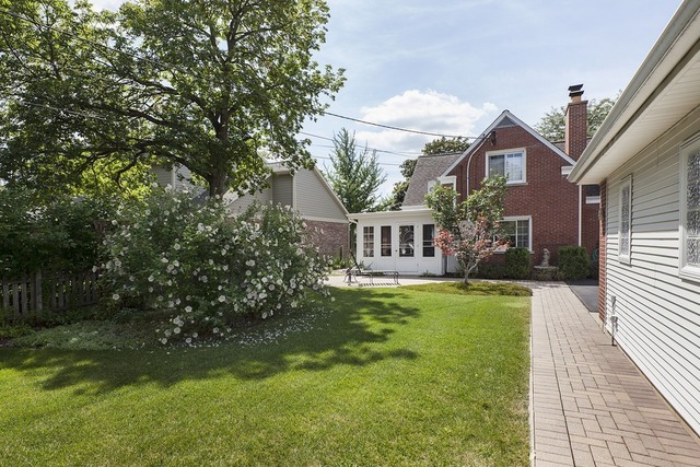 1022 Raleigh Road Glenview, IL 60025 - Photo 12 of 16