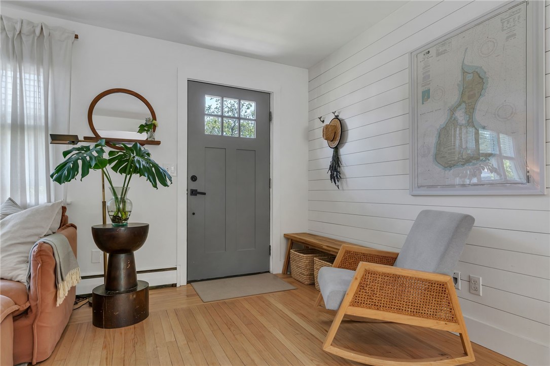 19 Sherwood Road Middletown, RI 02842 - Photo 7 of 31 Gallery Image 7