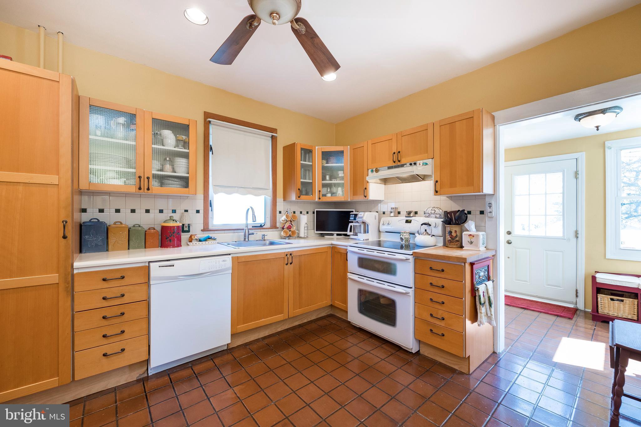 3300 Swede Road Norristown, PA 19401 - Photo 6 of 25 Gallery Image 6