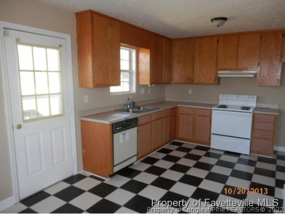 1189 Gainey Road Raeford, NC 28376 - Photo 4 of 13 Gallery Image 4