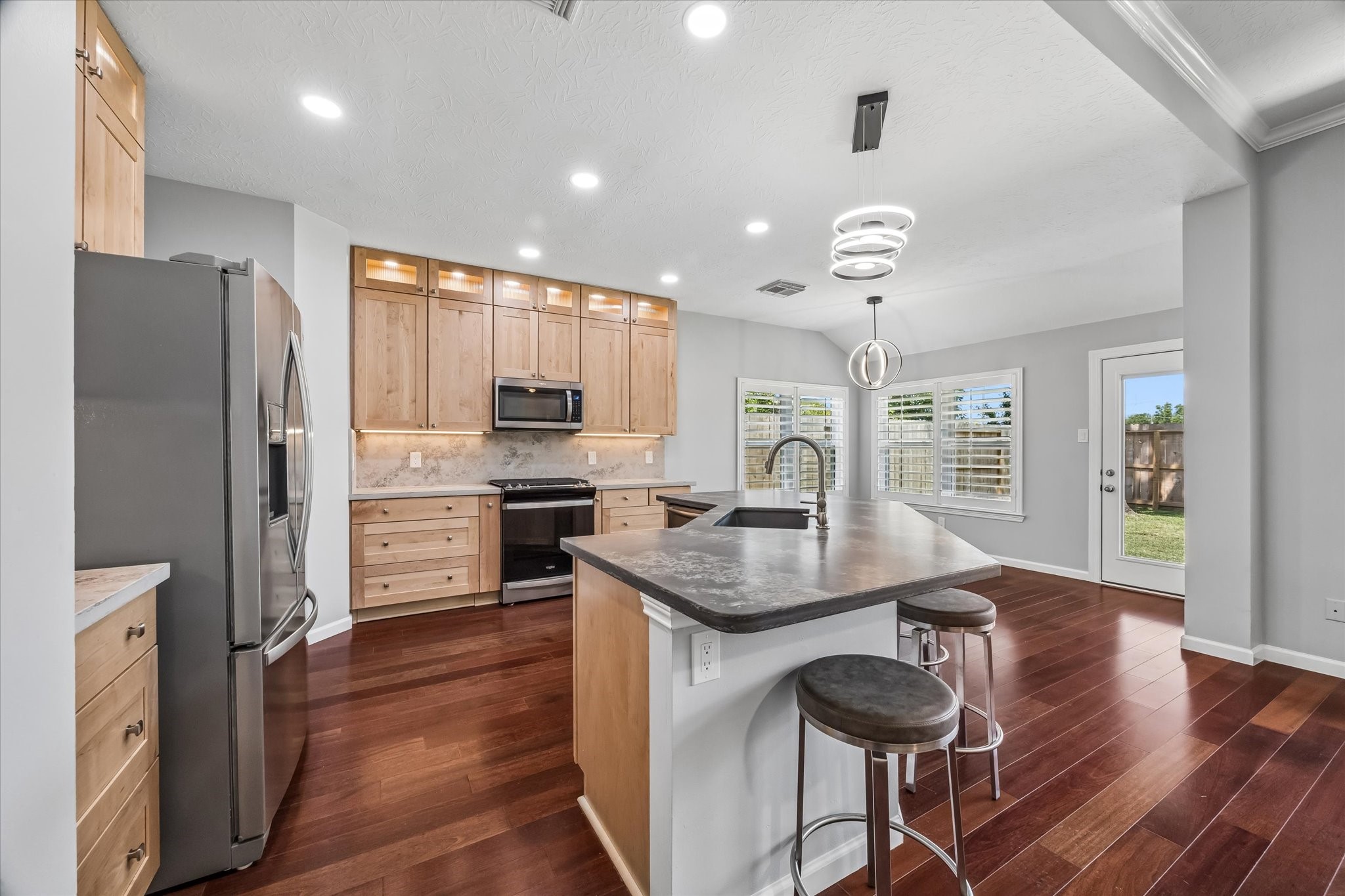 2519 Jasmine Ridge Court Houston, TX 77062 - Photo 12 of 30 Gallery Image 12