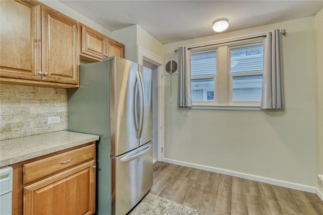 49 Garford Road Irondequoit, NY 14622 - Photo 13 of 48