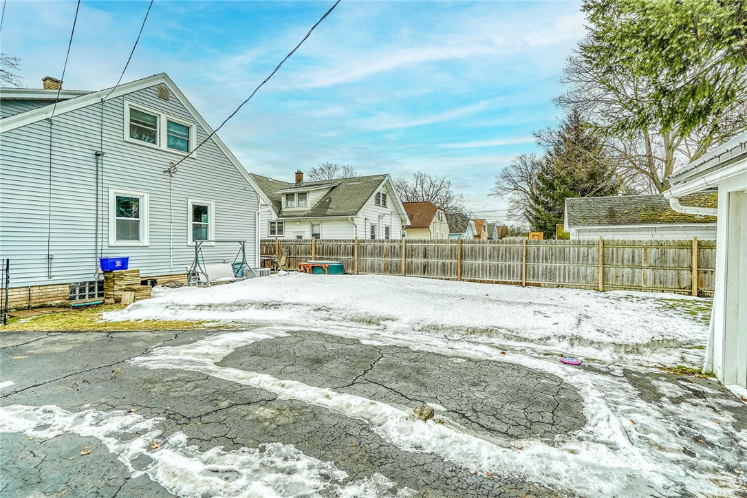 49 Garford Road Irondequoit, NY 14622 - Photo 5 of 48