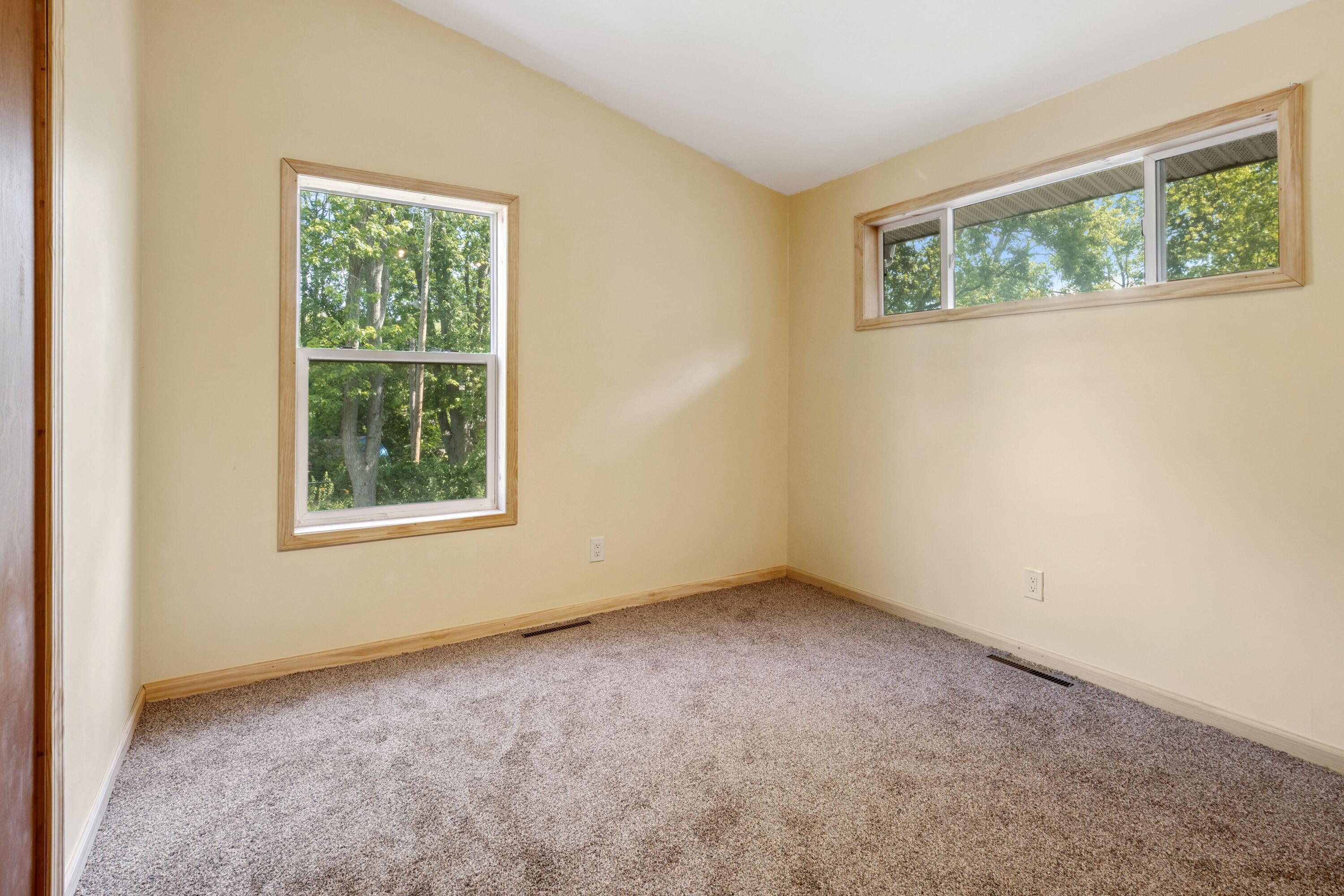7800 Juniper Avenue Gary, IN 46403 - Photo 14 of 30 an empty room with windows
